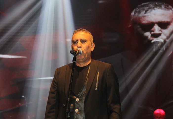 Haluk Levent'ten Anlamlı Konser!